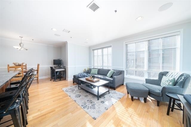 Building Photo - 1331 Grand St