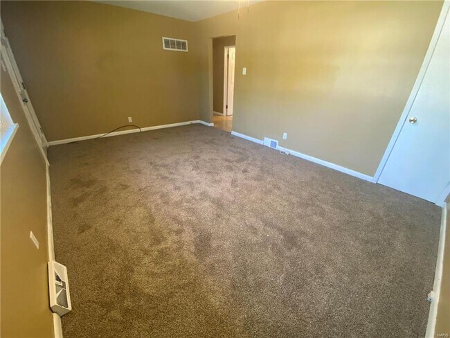 Building Photo - 178 Floralea Pl