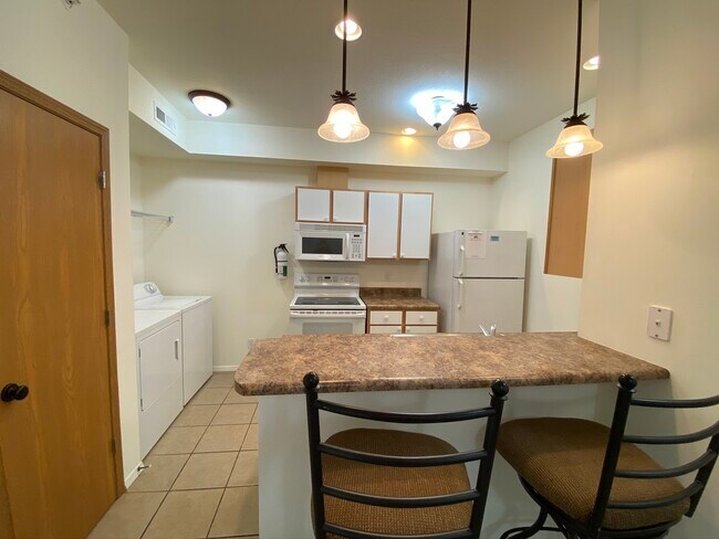 Building Photo - 301 South 4th Street, Unit 1BR