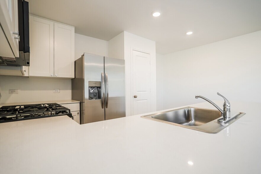 Building Photo - 400 Park Ave