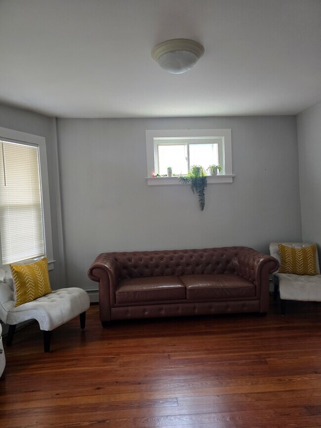 Building Photo - 175 Wilson St