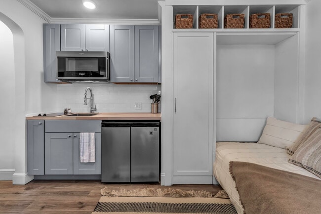 Building Photo - 23 Allen St