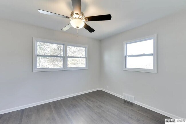 Building Photo - Fully Renovated Florence Gem with Modern Finishes & Historic Charm