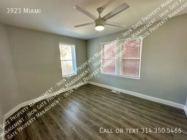 Building Photo - 3923 Miami-