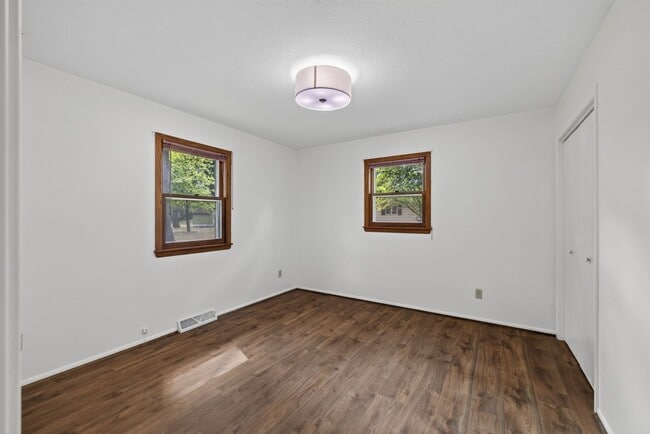 Building Photo - 13503 Meredith Dr N