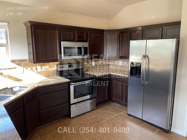 Building Photo - 1917 Carriage House Dr