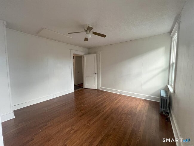 Building Photo - 158 Beechwood Ave