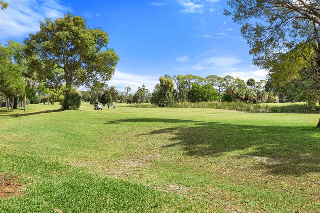 Building Photo - 4700 Lucerne Lakes Blvd W