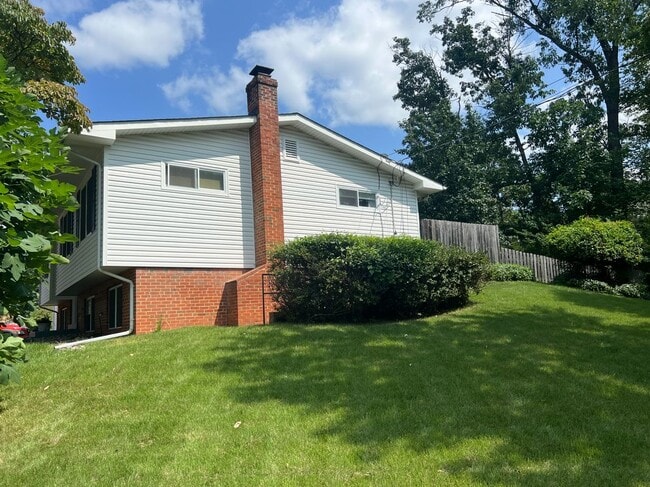Building Photo - 4813 Twinbrook Rd