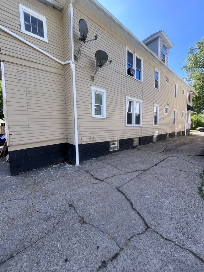 Building Photo - 4008 Ardmore Ave