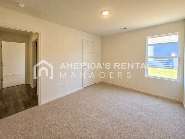 Building Photo - 309 Oakmont Cir