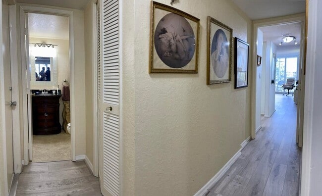 Building Photo - 3051 N Course Dr