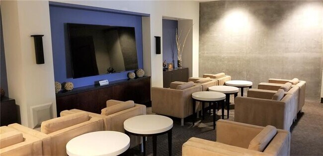 Building Photo - 400 W Peachtree St NW