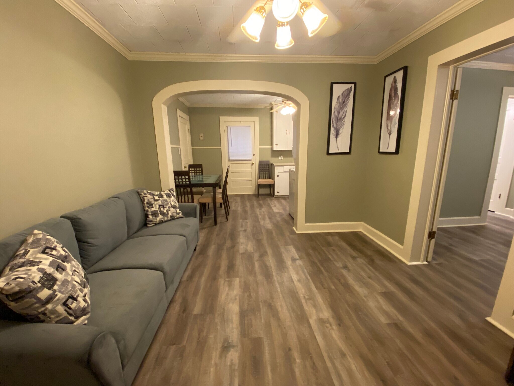 Building Photo - 203 Cirus St