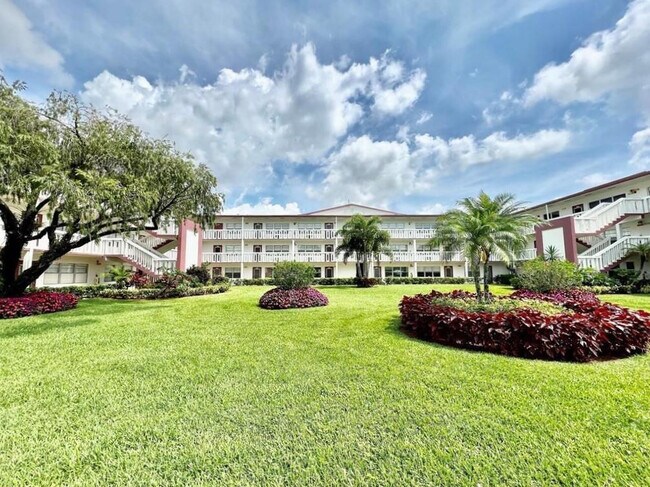 Building Photo - 138 Fanshaw D