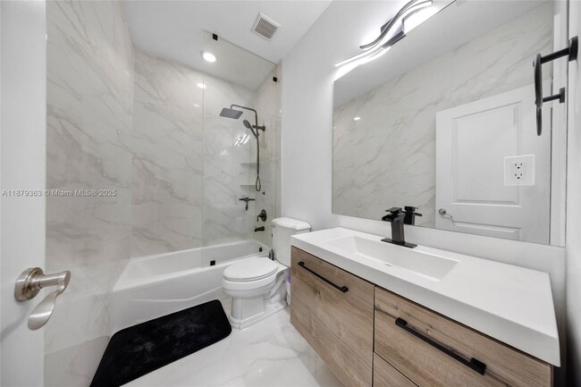 Building Photo - 2900 Hidden Harbour Ct