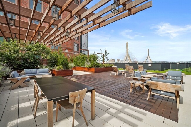 Building Photo - 100 Lovejoy Wharf
