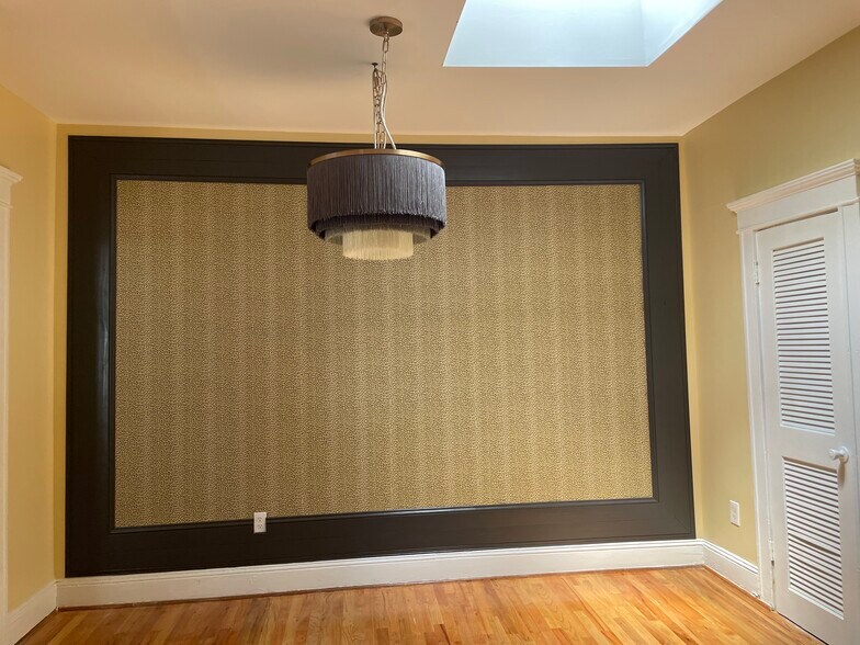 Dining room - 2500 Linden Ave