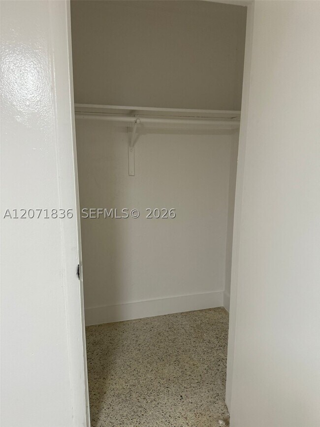 Building Photo - 15941 NE 18th Ct