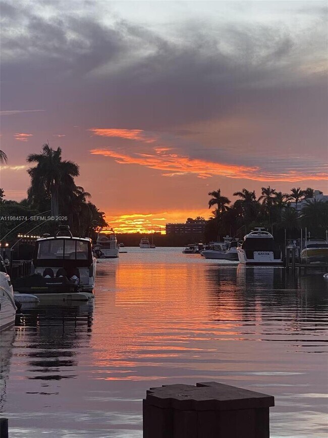 Building Photo - 3401 NE 165th St