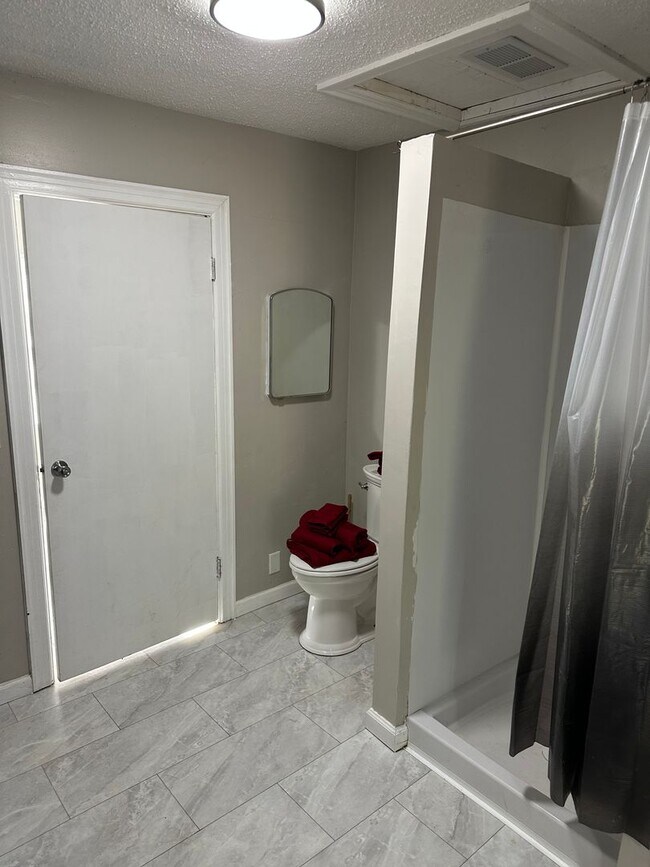 Building Photo - Beautiful House for Rent