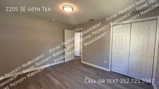 Building Photo - 2205 SE 46 Terrace