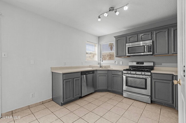 Building Photo - 11864 Vere Leasure Dr