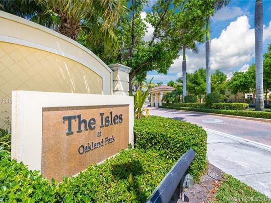 Building Photo - 3222 NW 31st Terrace