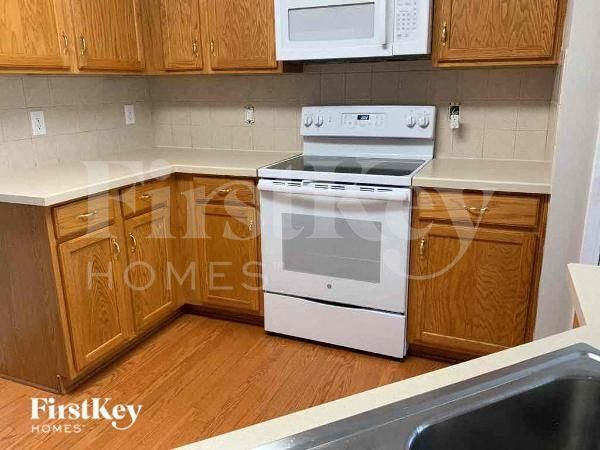 Building Photo - 1011 Bridleside Dr