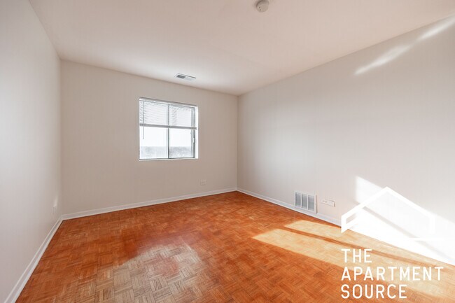 Building Photo - 2300 N Harlem Ave