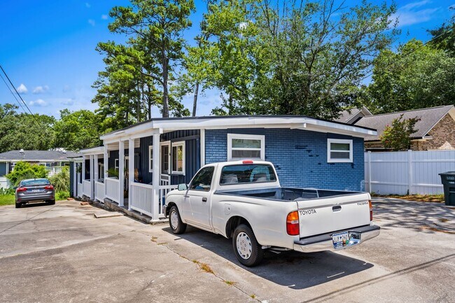 Building Photo - Turner Street Tri-Plex