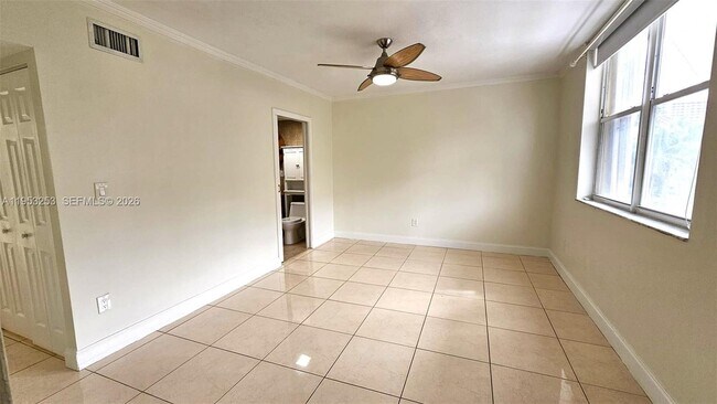 Building Photo - 3745 NE 171 St