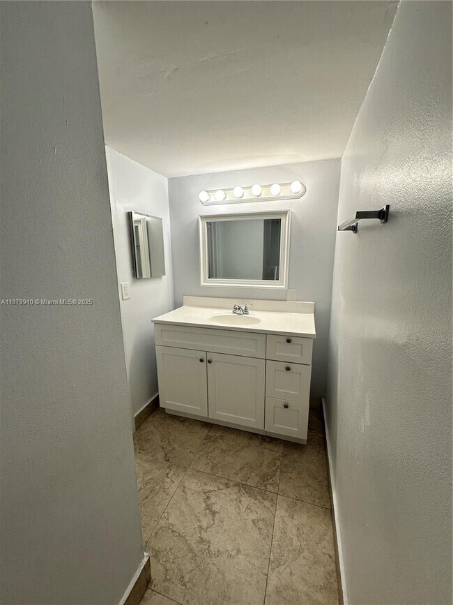 Building Photo - 4600 SW 67th Ave