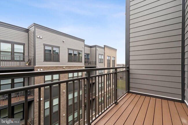 Building Photo - 21731 Dovekie Ter