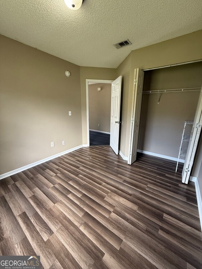 Building Photo - 6 Talbot Ct