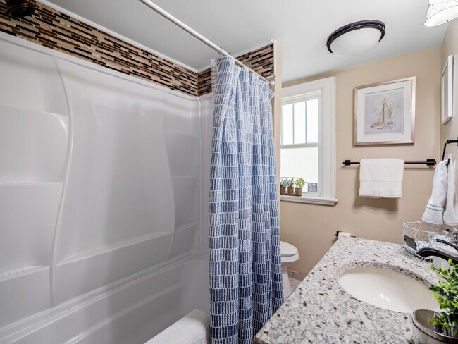 Building Photo - 3222 West Blvd