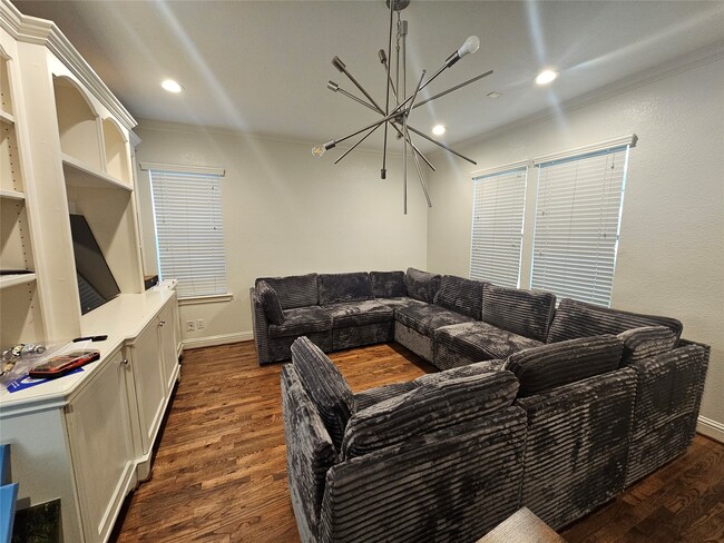 Building Photo - 2312 Blodgett St