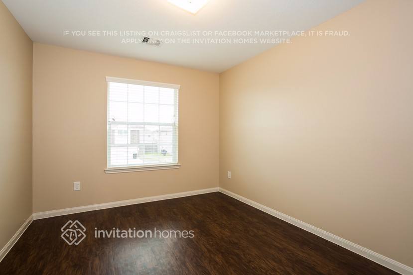 Building Photo - 12631 Mountain Daisy Rd