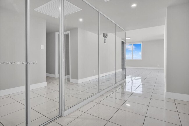 Building Photo - 5401 Collins Ave