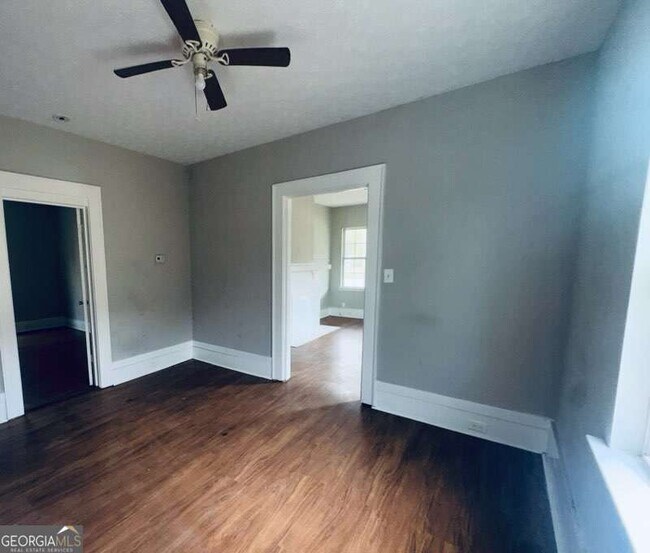 Building Photo - 115 W Tinsley St