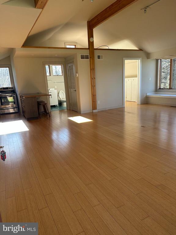 Building Photo - 5995 Lower York Rd