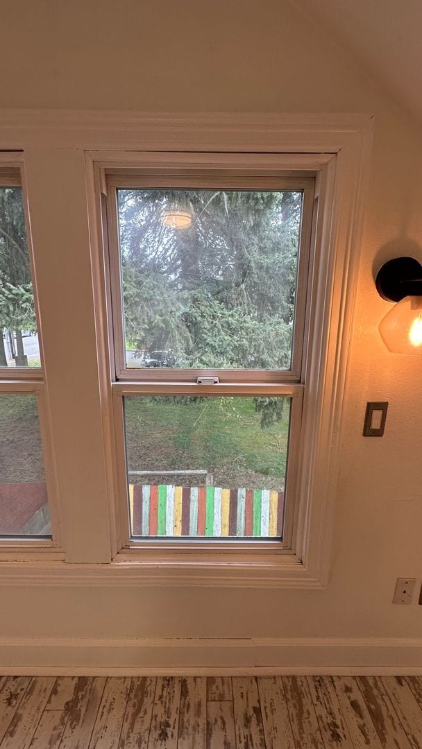 Building Photo - Portland Original Bungalow! Hardwoods, Lar...
