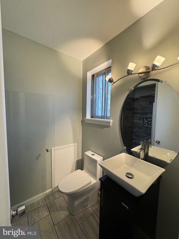 Building Photo - 176 Chapel Dr