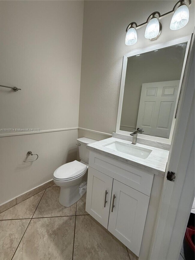 Building Photo - 1007 Nandina Dr