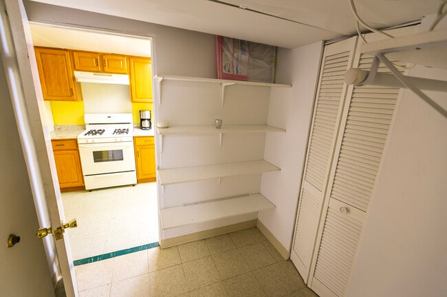 Building Photo - 5501 Auth Rd