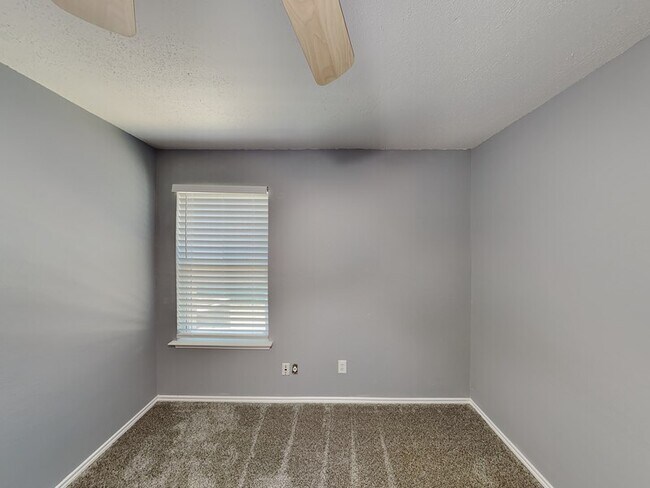 Building Photo - 3808 Bandera Ranch Rd