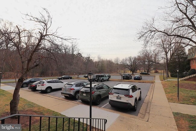 Building Photo - 6010 Westchester Park Dr