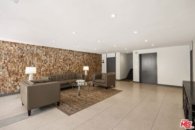 Building Photo - 5625 Windsor Way