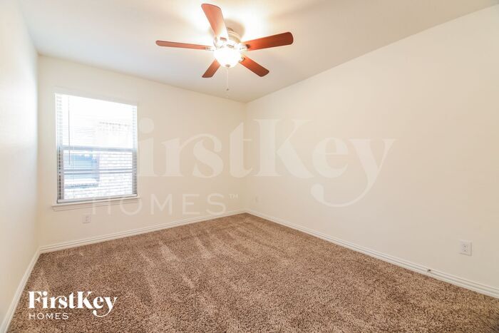 Building Photo - 1304 Renoir Dr