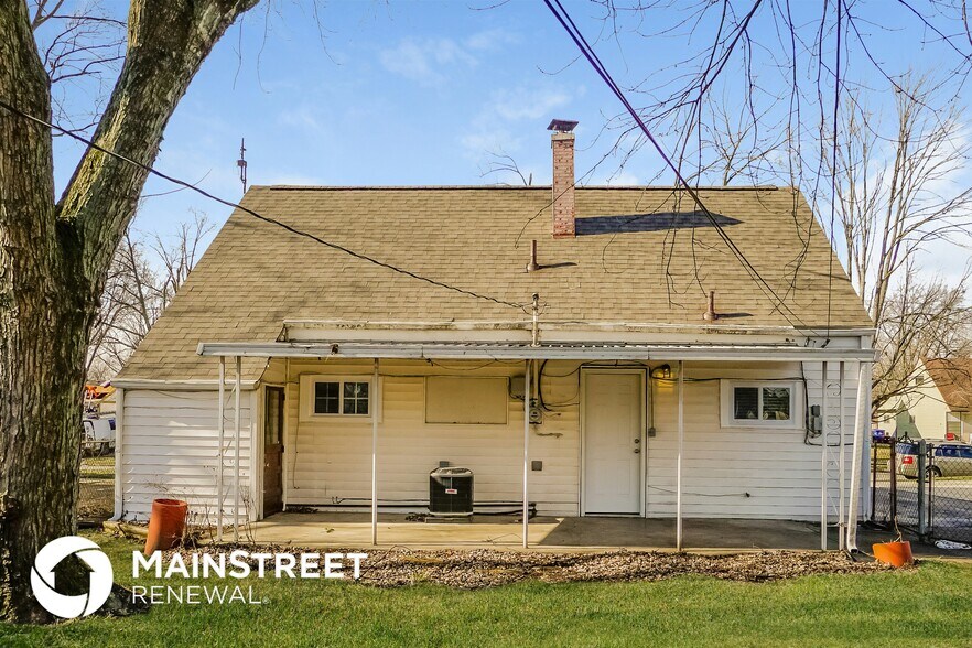 Building Photo - 1290 Elderwood Ave